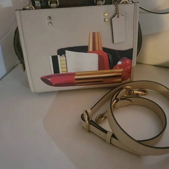 Coach X Rogue 25 very well made its beautiful.